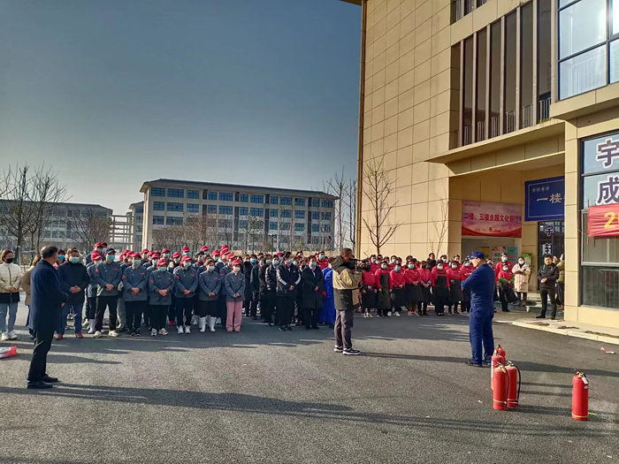 淮南卫校开展后勤服务人员消防安全知识培训和演练活动