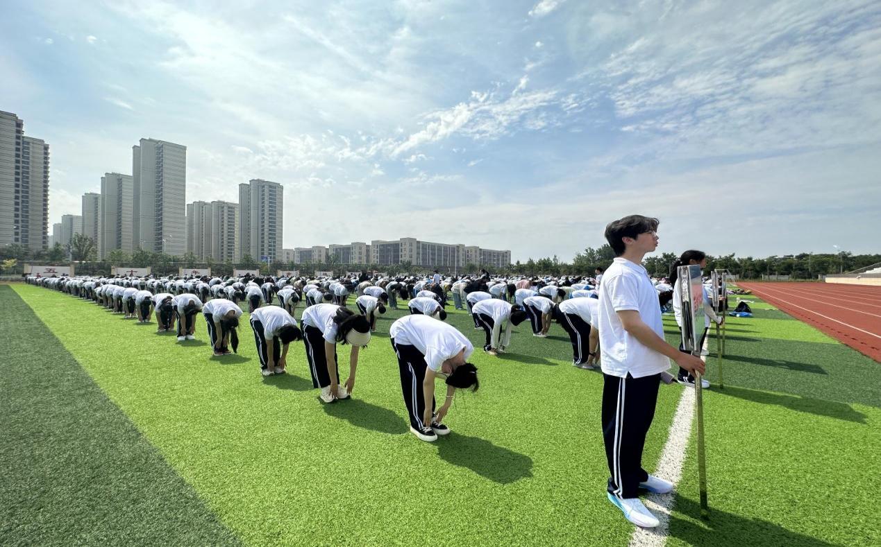 扬传统文化 展青春风采——淮南卫校举办 健身气功八段锦比赛